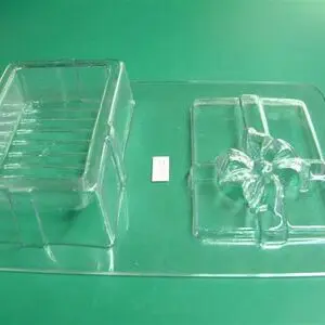 Rechteckige Dose mit Blume, 123 mm
