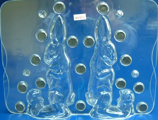 2 Haasjes met kuiken, 205 mm - afbeelding 1