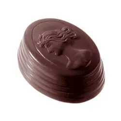 Praliné ovale à tête féminine
