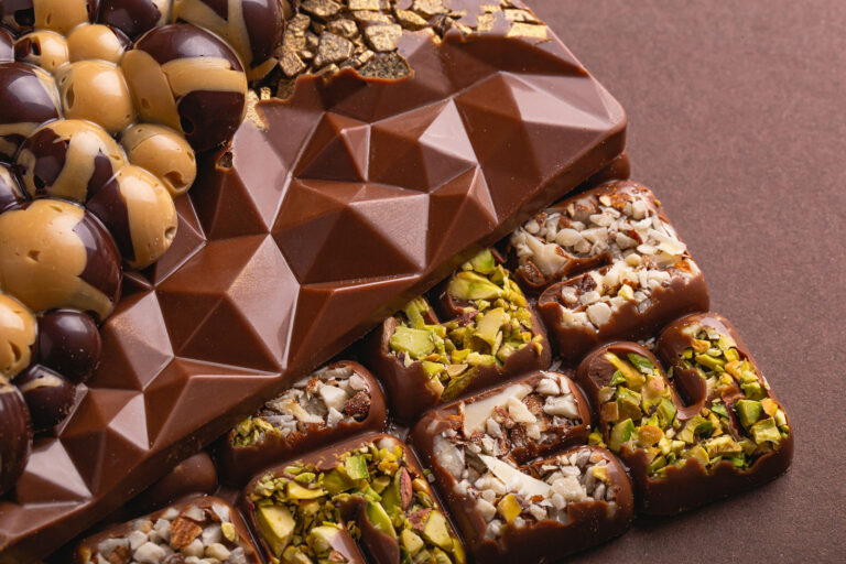 Waarom minimalistische chocoladecreaties populair blijven